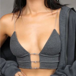 CROPPED TRIANGLE CAMI